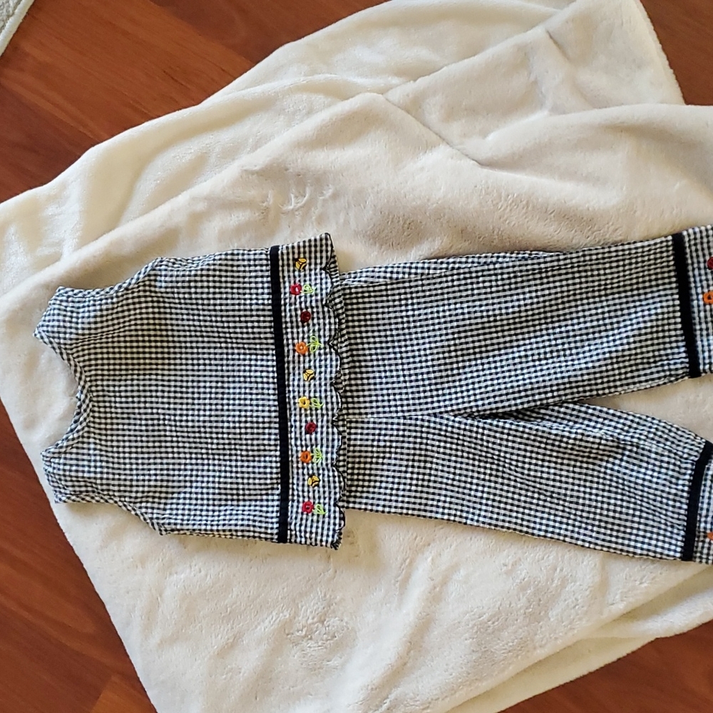 Pogo Club of NY 2-piece black & white check, applique flowers, ladybugs. Girls4